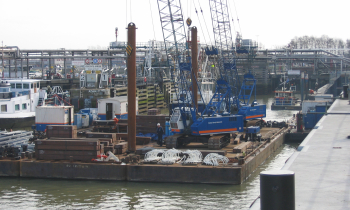 Koppelpontons barge pier div 004.jpg